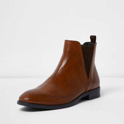 Medium brown leather Chelsea boots